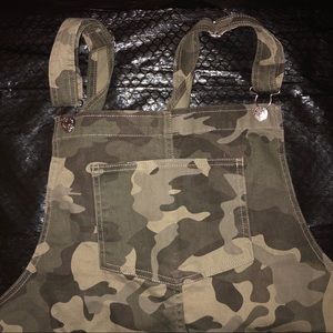 Women’s camo skirt overalls sz xxl